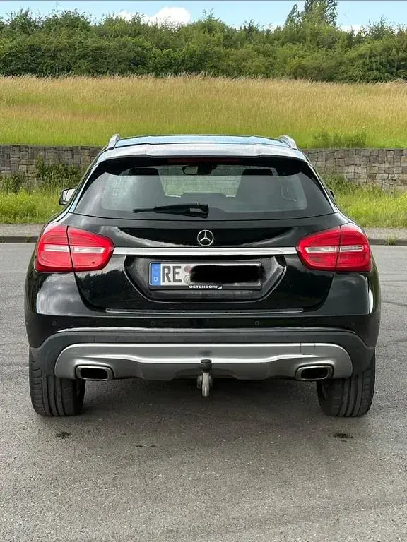 Gebraucht Mercedes GLA180 122 PS (89 kW) 2016 Schwarz SUV