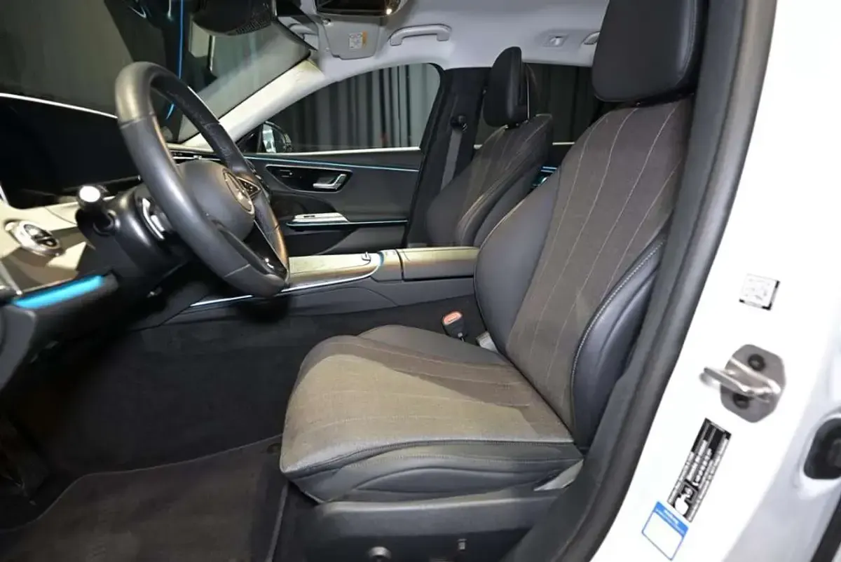 Gebraucht Mercedes E300 Avantgarde 197 PS (144 kW) 2024 Weiß unilack polarweiß Kombi