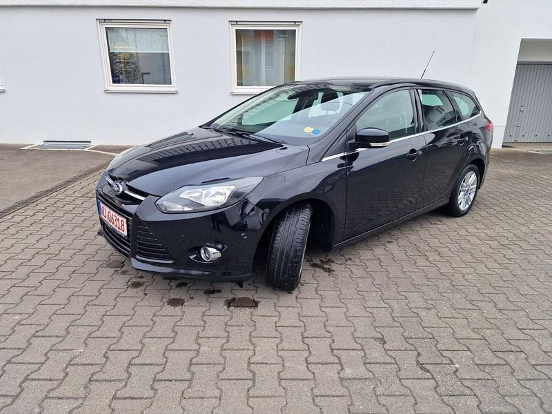 Gebraucht Ford Focus Titanium 115 PS (84 kW) 2014 Schwarz Kombi