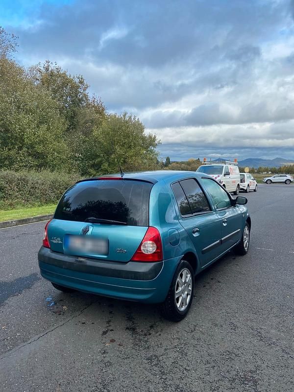Gebraucht Renault Clio II 75 PS (55 kW) 2004 Blau Kleinwagen
