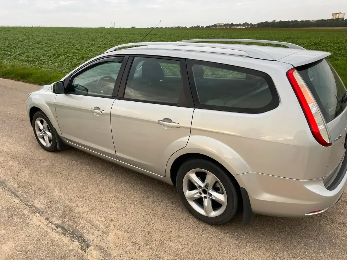 Brugt Ford Focus 109 HK (80 kW) 2010 Grå Stationcar