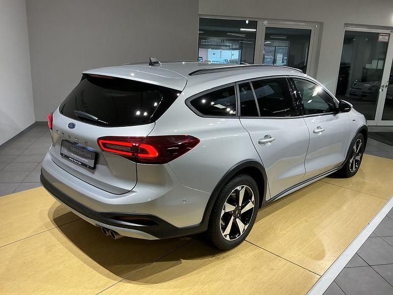 Gebraucht Ford Focus Active 125 PS (91 kW) 2025 Silber Limousine
