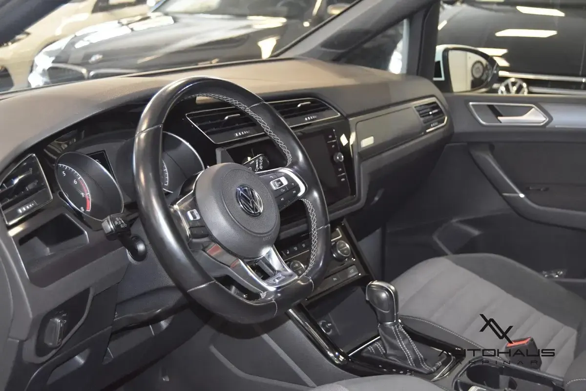 Gebraucht VW Touran R-line 150 PS (110 kW) 2017 Weiß Van / Kleinbus