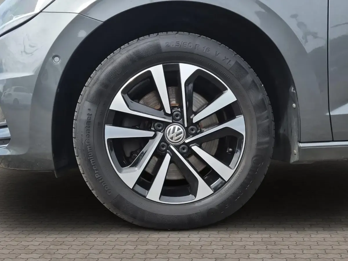 Gebraucht VW Touran IQ Drive 116 PS (85 kW) 2019 Grau Van / Kleinbus