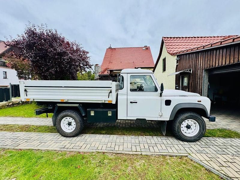 Weiß Gebraucht 2012 Land Rover Defender SE SUV | 41.500 € - Bild 1/4