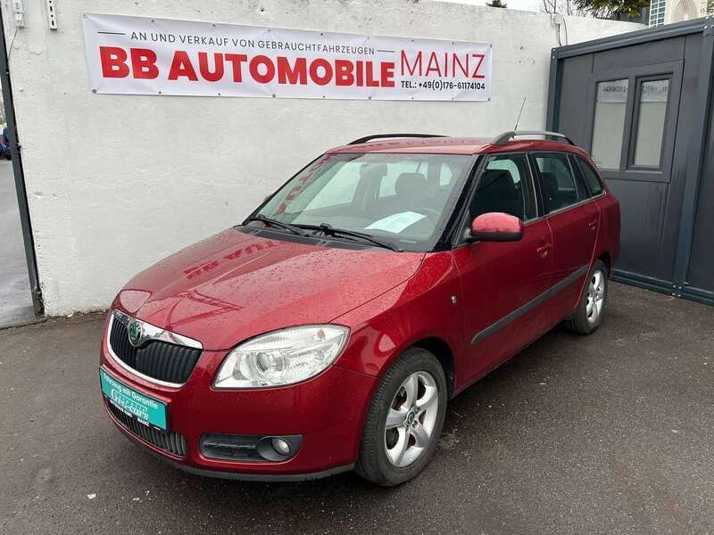 Flamencorot metallic Gebraucht 2009 Skoda Fabia Elegance Kombi | 5.198 € (Etwas zu teuer) - Bild 1/4