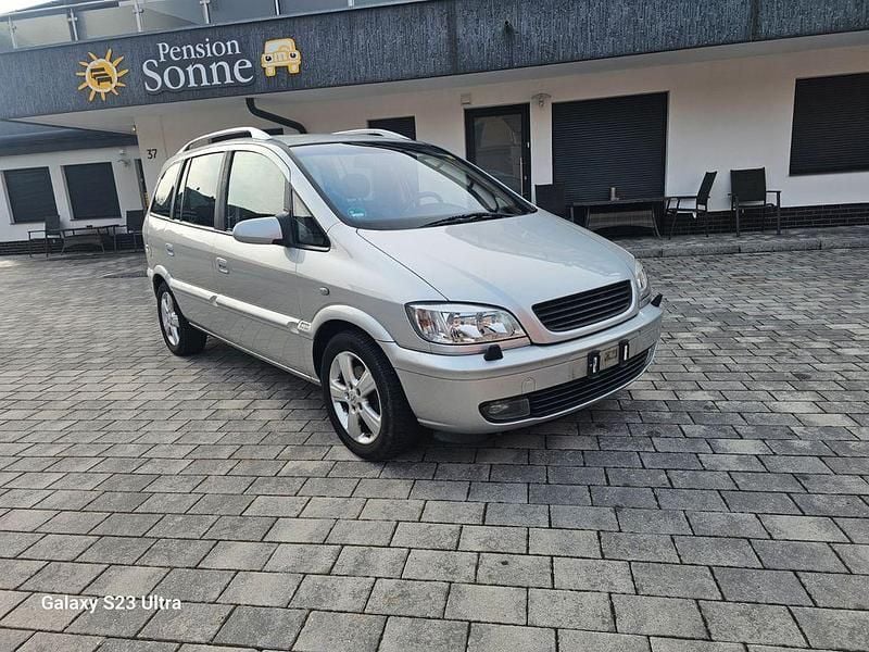 Silber Gebraucht 2004 Opel Zafira Elegance Van / Kleinbus | 2.200 € (Fairer Preis) - Bild 1/4