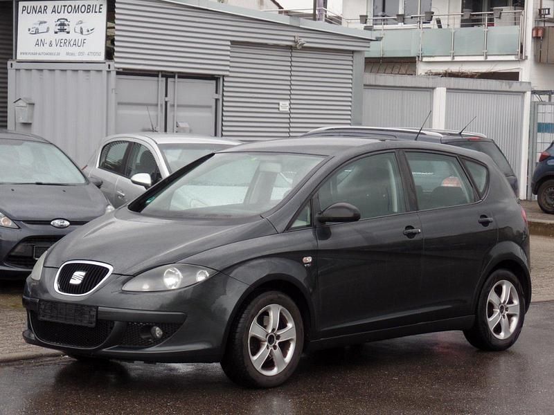 Gebraucht Seat Altea 125 PS (91 kW) 2009 Grau Limousine