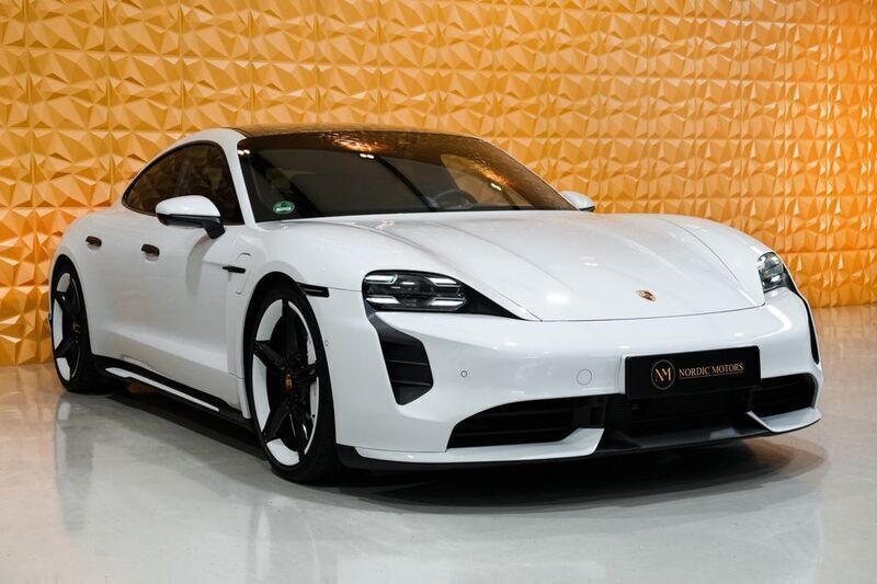 Weiß Gebraucht 2020 Porsche Taycan Turbo Limousine | 93.200 € - Bild 1/4