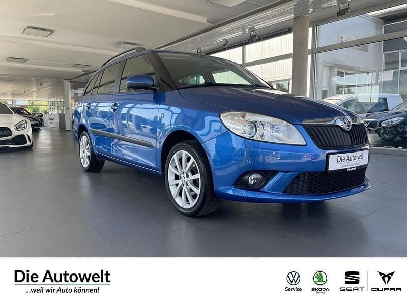 Raceblau Gebraucht 2014 Skoda Fabia Ambition Kombi | 7.980 € (Fairer Preis) - Bild 1/4
