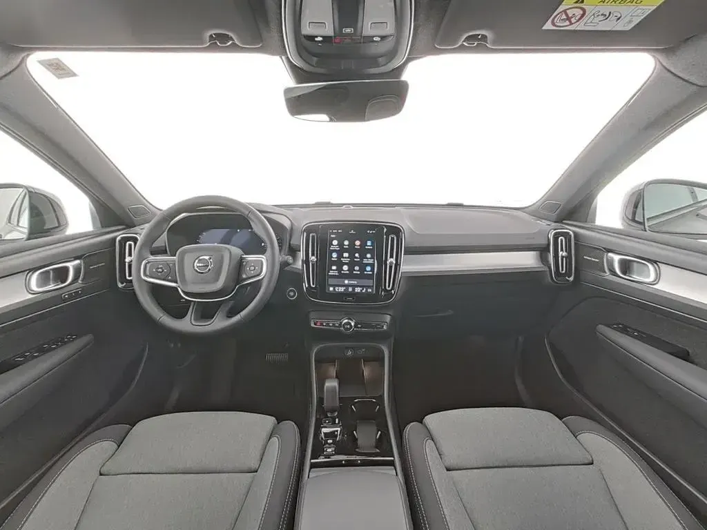 Gebraucht Volvo XC40 Plus 163 PS (119 kW) 2025 Schwarz SUV