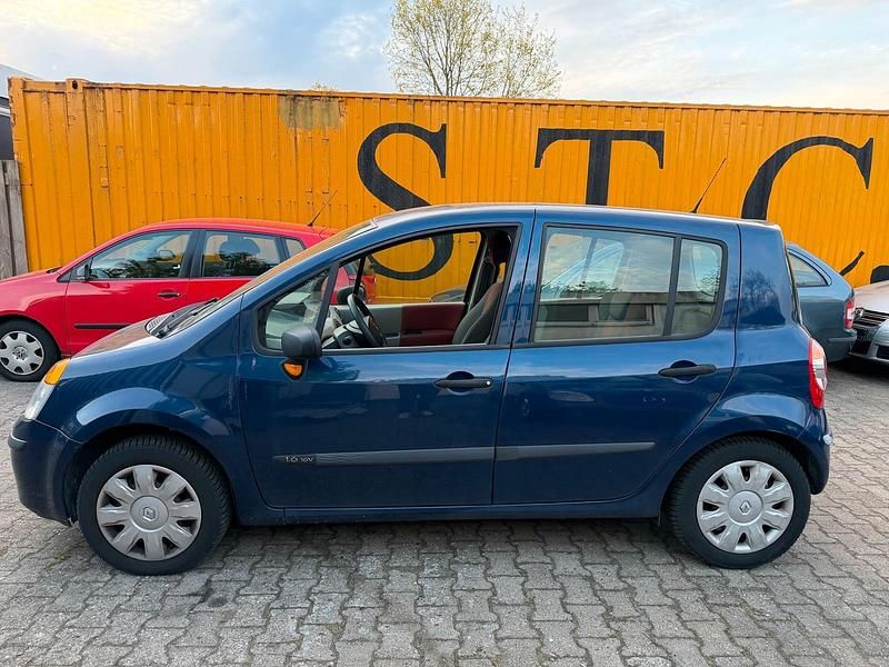 Second-hand Renault Modus 88 CP (64 kW) 2005 Albastru Monovolum