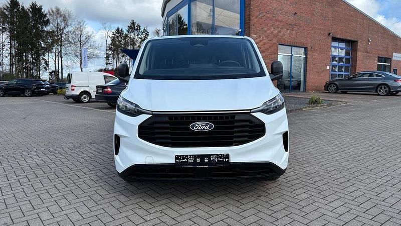 Gebraucht Ford Transit 136 PS (100 kW) 2024 Weiß Limousine