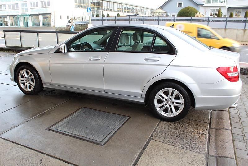 Gebraucht Mercedes C220 170 PS (125 kW) 2012 Silber Limousine