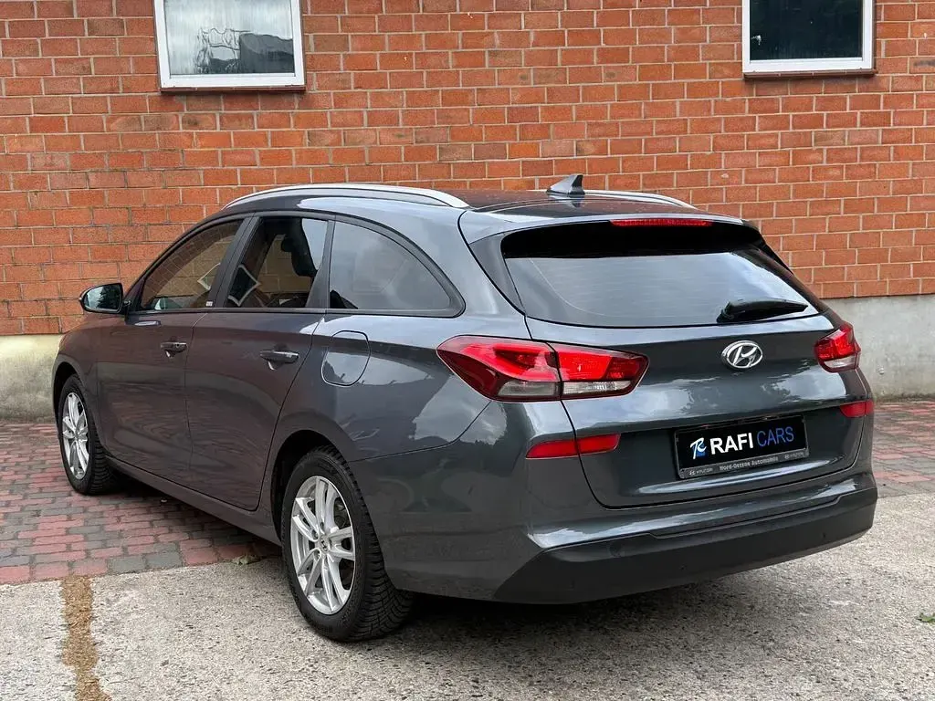 Gebraucht Hyundai i30 116 PS (85 kW) 2020 Grau Limousine