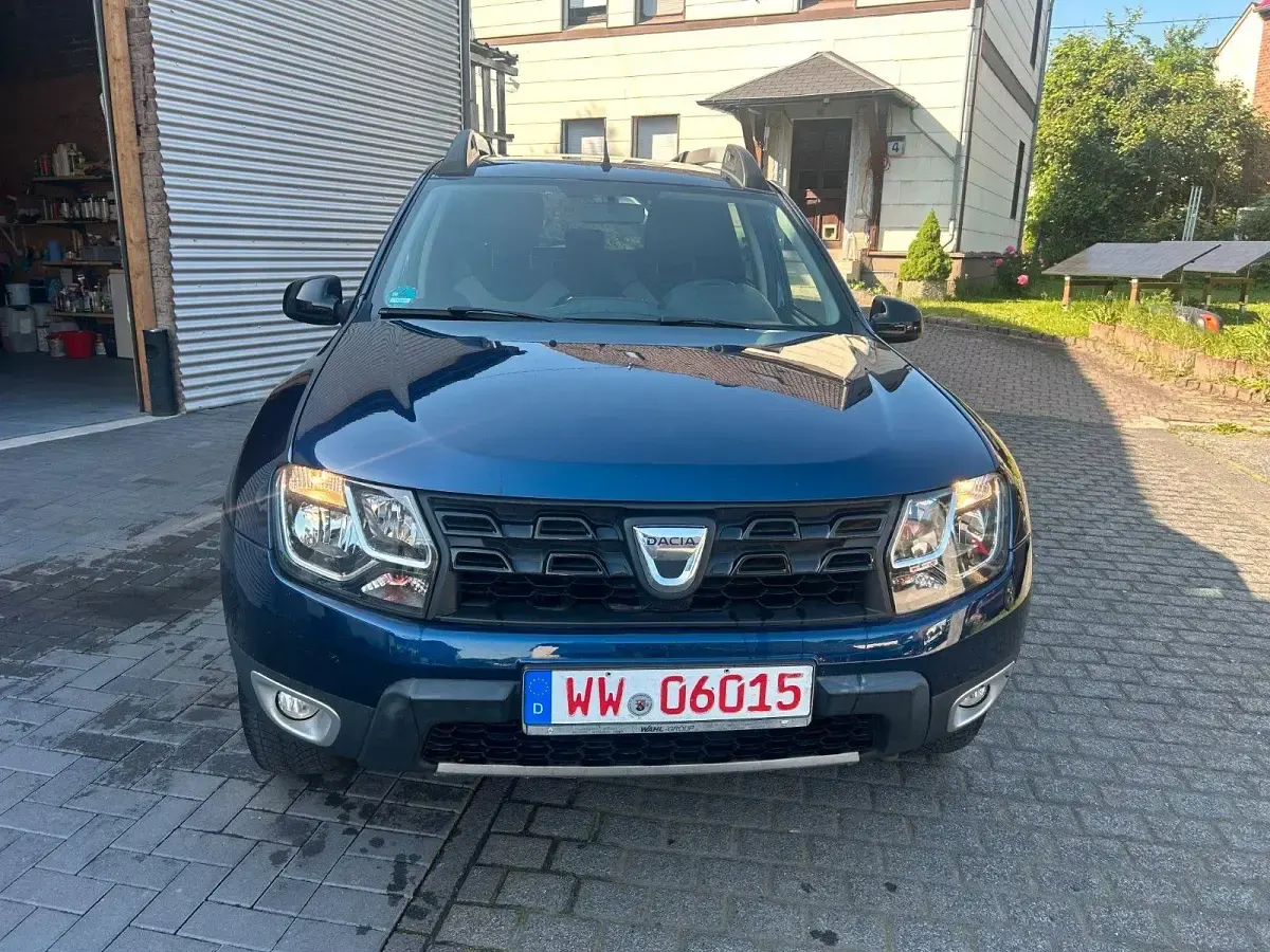 Gebraucht Dacia Duster Black Shadow 109 PS (80 kW) 2017 Blau SUV