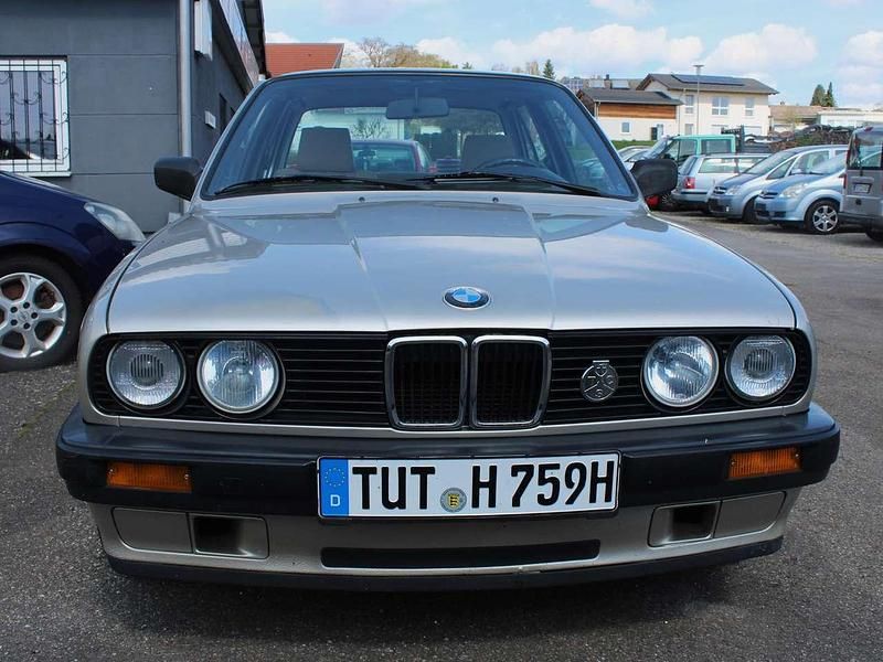 Gebraucht BMW 320 129 PS (94 kW) 1988 Grau Limousine