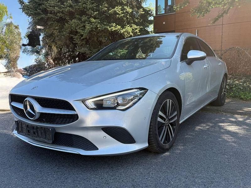 Silber Gebraucht 2021 Mercedes CLA180 Limousine | 22.000 € (Superpreis) - Bild 1/4