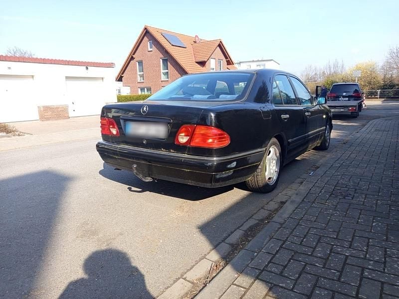 Gebraucht Mercedes E200 136 PS (100 kW) 1999 Limousine