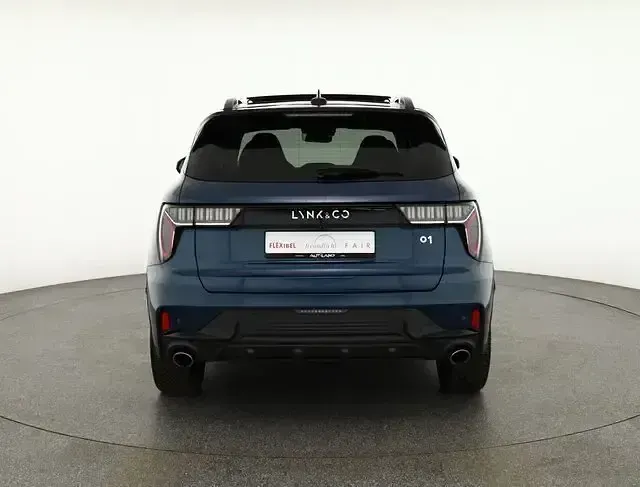 Second-hand Lynk & Co 01 261 CP (191 kW) 2022 Albastru SUV