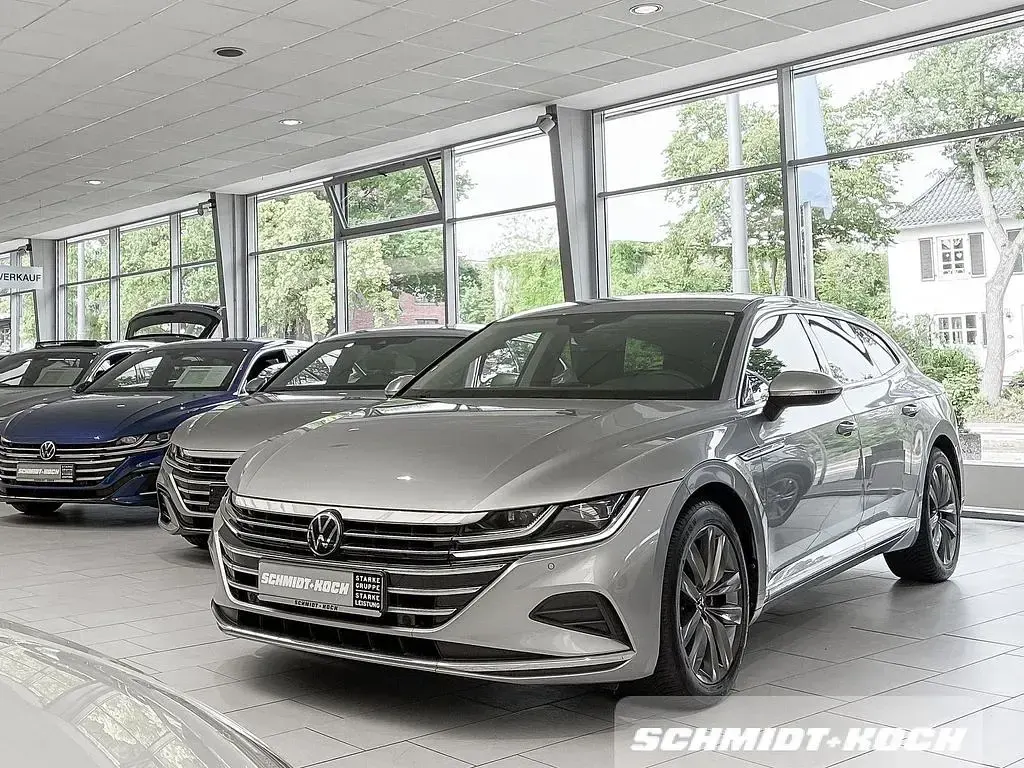 Gebraucht VW Arteon Elegance 150 PS (110 kW) 2023 Pyritsilber (silber) Limousine
