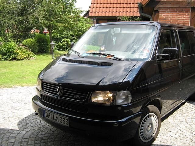 Second-hand VW Multivan 102 CP (75 kW) 1999 Negru Monovolum