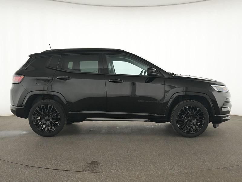 Gebraucht Jeep Compass 131 PS (96 kW) 2024 Black clear SUV