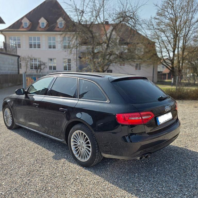 Gebraucht Audi A4 Sport 150 PS (110 kW) 2014 Schwarz Kombi
