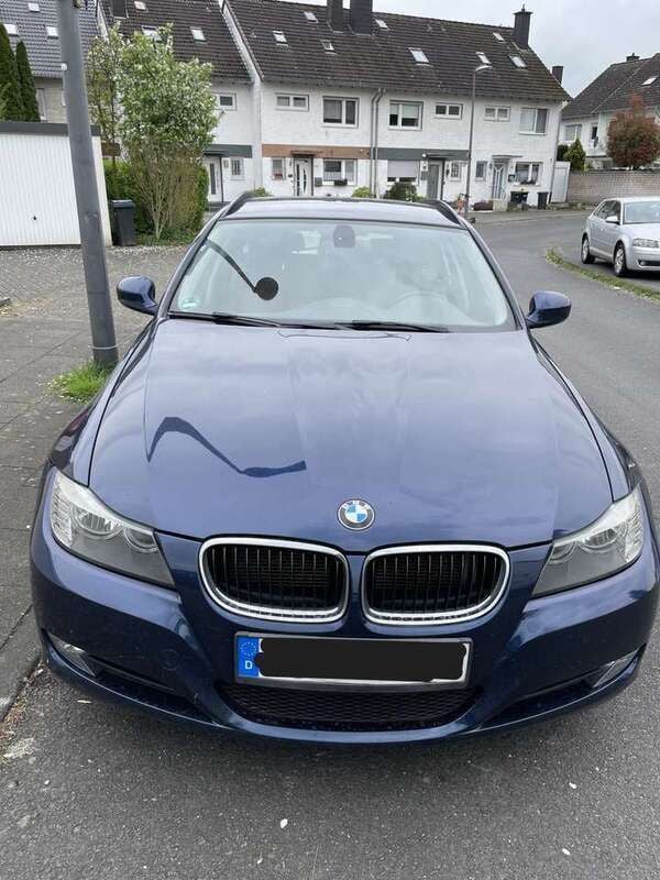 Blau Gebraucht 2012 BMW 316 Kombi | 5.700 € (Superpreis) - Bild 1/4
