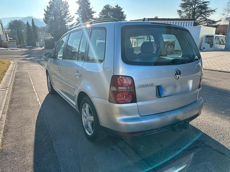 Gebraucht VW Touran 105 PS (77 kW) 2008 Grau Van / Kleinbus