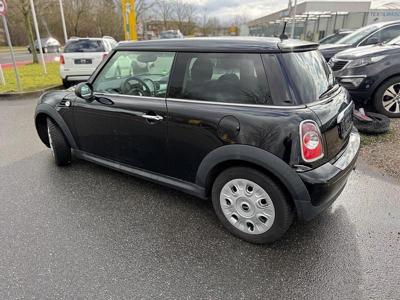 Gebraucht Mini ONE 75 PS (55 kW) 2010 Schwarz Kleinwagen