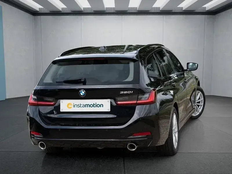 Gebraucht BMW 320 184 PS (135 kW) 2023 Schwarz Kombi