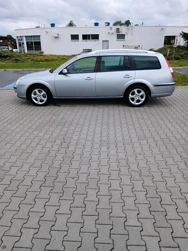 Gebraucht Ford Mondeo 131 PS (96 kW) 2007 Silber Kombi