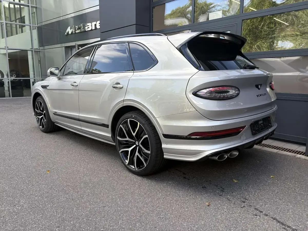 Neu Bentley Bentayga 650 PS (478 kW) 2026 Silber SUV