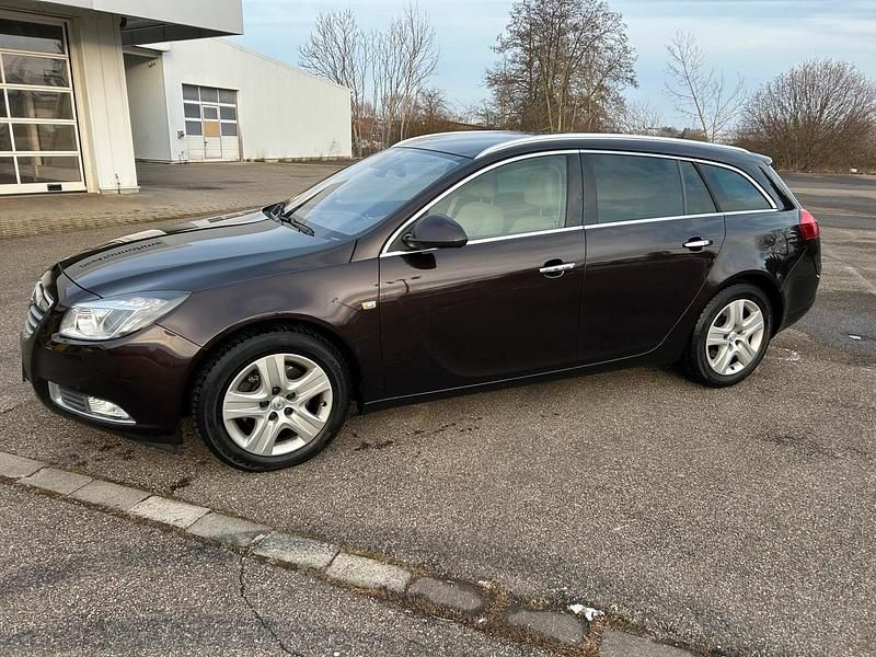 Braun Gebraucht 2011 Opel Insignia Kombi | 7.000 € (Etwas zu teuer) - Bild 1/4