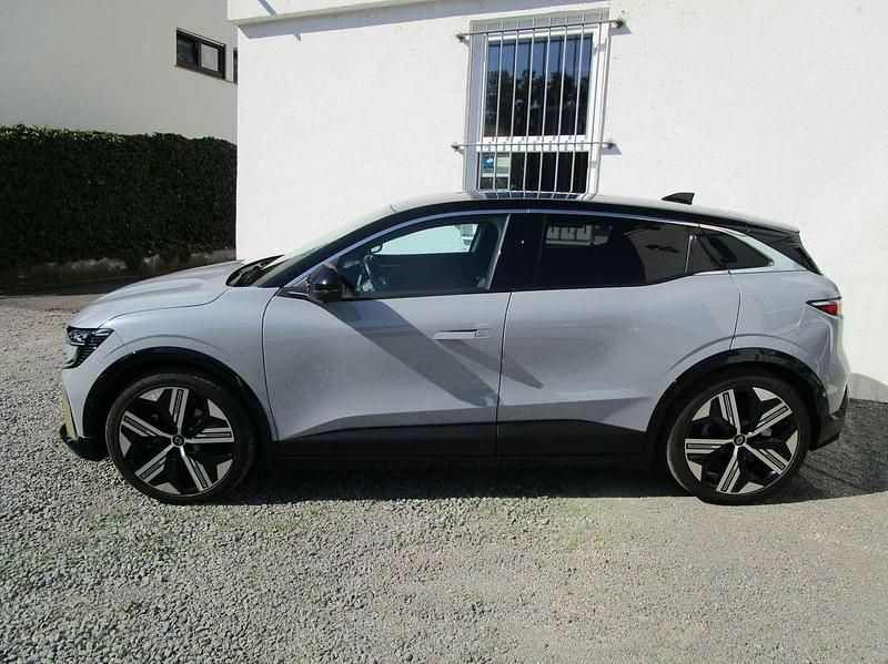 Gebraucht Renault Megane E-Tech Iconic 160 kW (218 PS) 2022 Grau kqj + schwarz gne Limousine