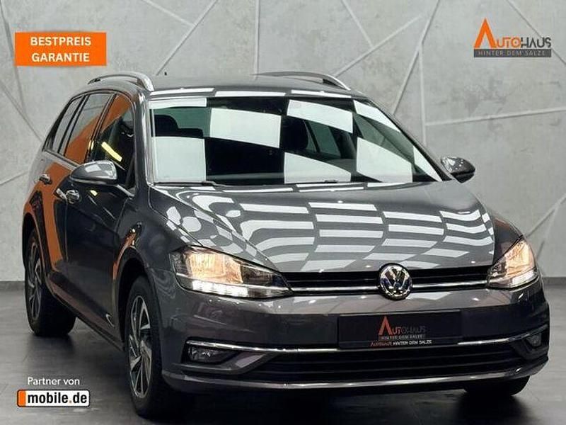 Grau Gebraucht 2018 VW Golf VII Sound Kombi | 10.950 € (Fairer Preis) - Bild 1/4