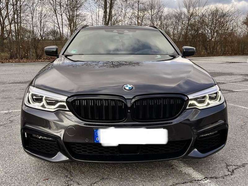 Grau Gebraucht 2019 BMW 520 Sport Line Kombi | 30.900 € (Fairer Preis) - Bild 1/4
