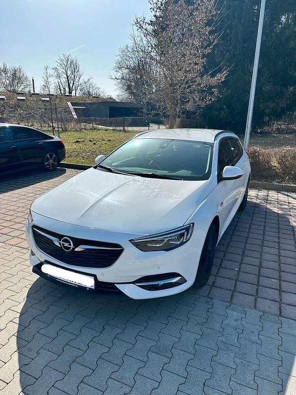 Gebraucht Opel Insignia Edition 136 PS (100 kW) 2018 Weiß Kombi