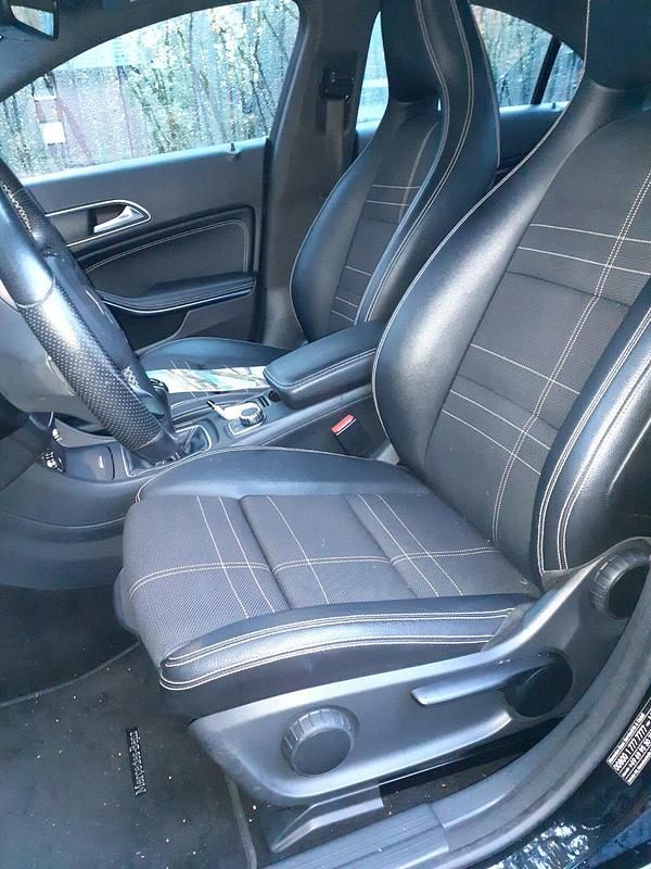 Gebraucht Mercedes CLA180 122 PS (89 kW) 2016 Schwarz Limousine