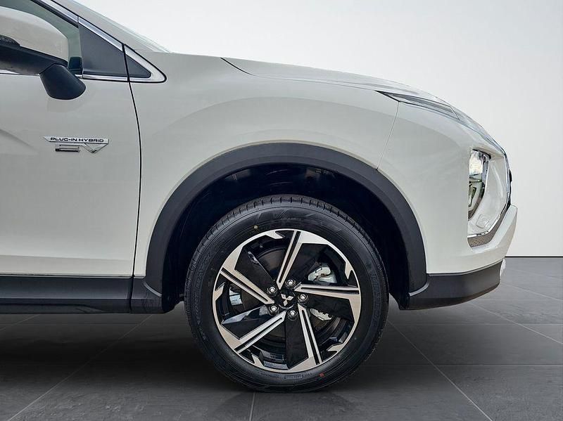 Gebraucht Mitsubishi Eclipse Cross Plus 188 PS (138 kW) 2024 Weiß SUV