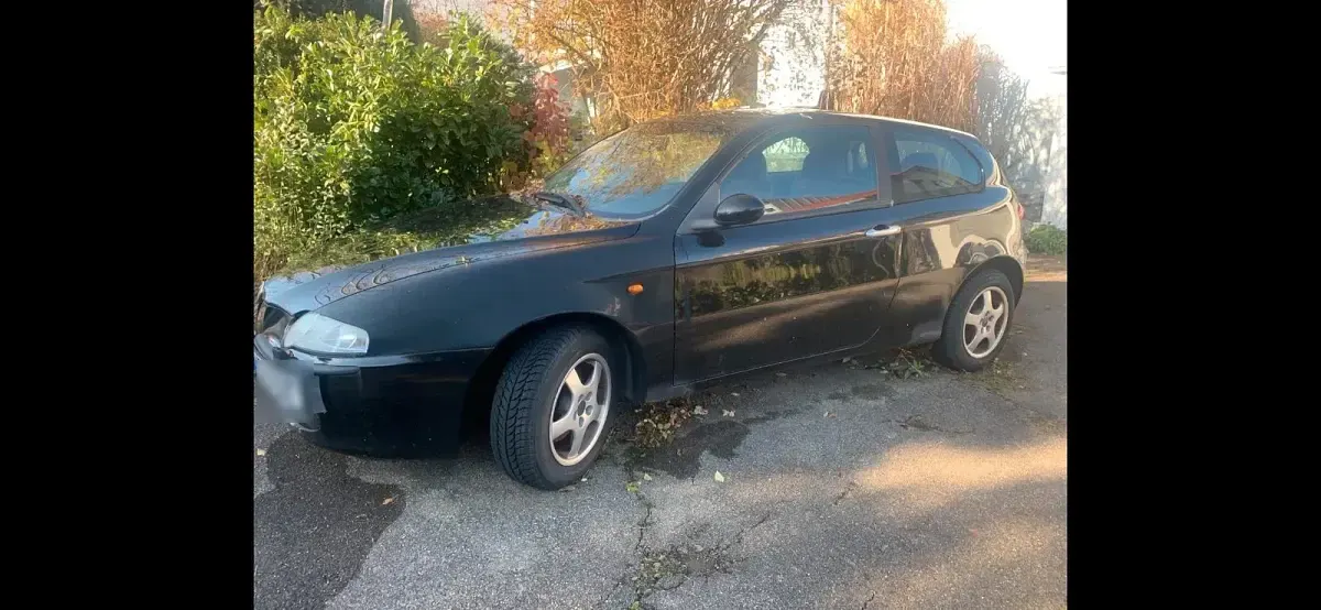 Gebraucht Alfa Romeo 147 85 PS (62 kW) 2001 Schwarz Kleinwagen