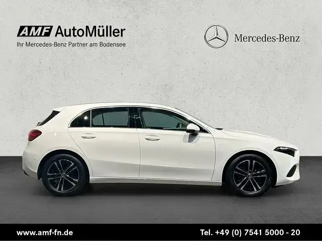 Gebraucht Mercedes A200 Advanced 163 PS (119 kW) 2023 Unilack polarweiß Limousine