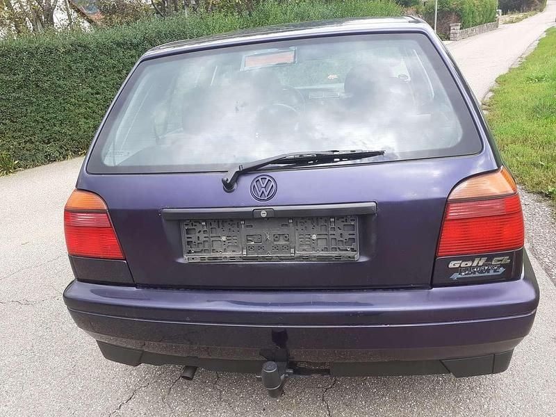 Blau Gebraucht 1996 VW Golf III Limousine | 1.000 € (Superpreis) - Bild 1/4