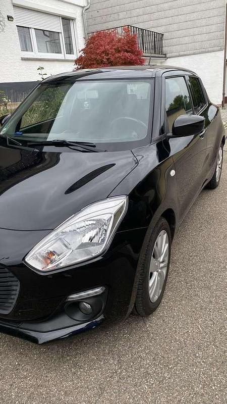 Gebraucht 2019 Suzuki Swift Comfort Limousine | 9.500 € (Guter Preis) - Bild 1/4