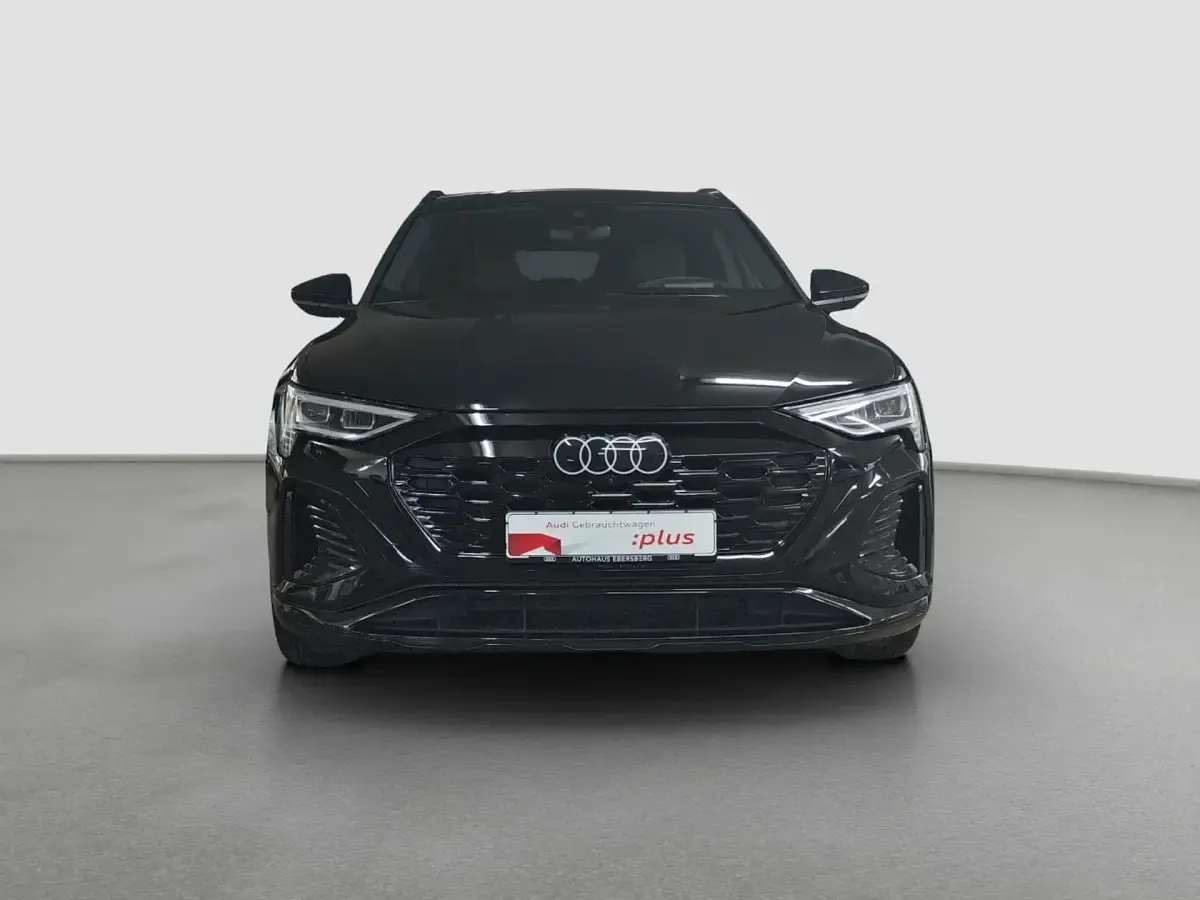 Gebraucht Audi Q8 Sportback e-tron S-Line 250 kW (340 PS) 2024 Mythosschwarz metallic SUV