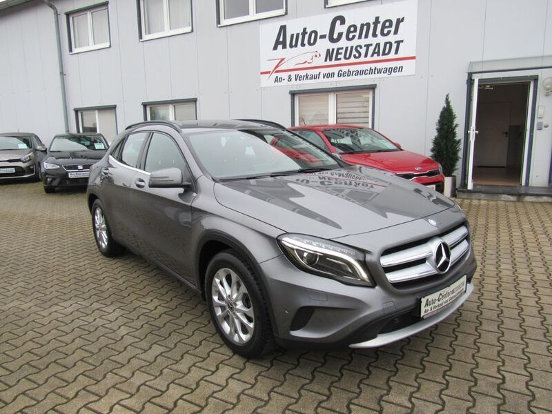 Grau Gebraucht 2014 Mercedes GLA200 SUV | 15.380 € (Fairer Preis) - Bild 1/4