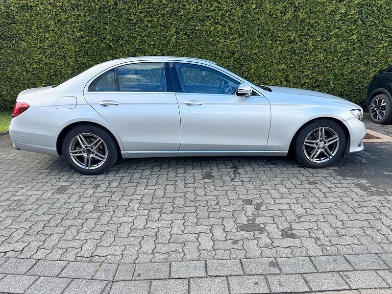 Usata Mercedes E200 184 CV (135 kW) 2016 Argento Berlina