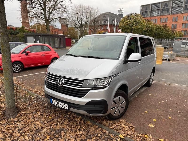 Silber Gebraucht 2021 VW Caravelle Van / Kleinbus | 29.750 € (Guter Preis) - Bild 1/4