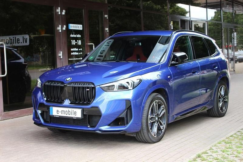 Blau Gebraucht 2024 BMW X1 Performance SUV | 48.400 € (Superpreis) - Bild 1/4
